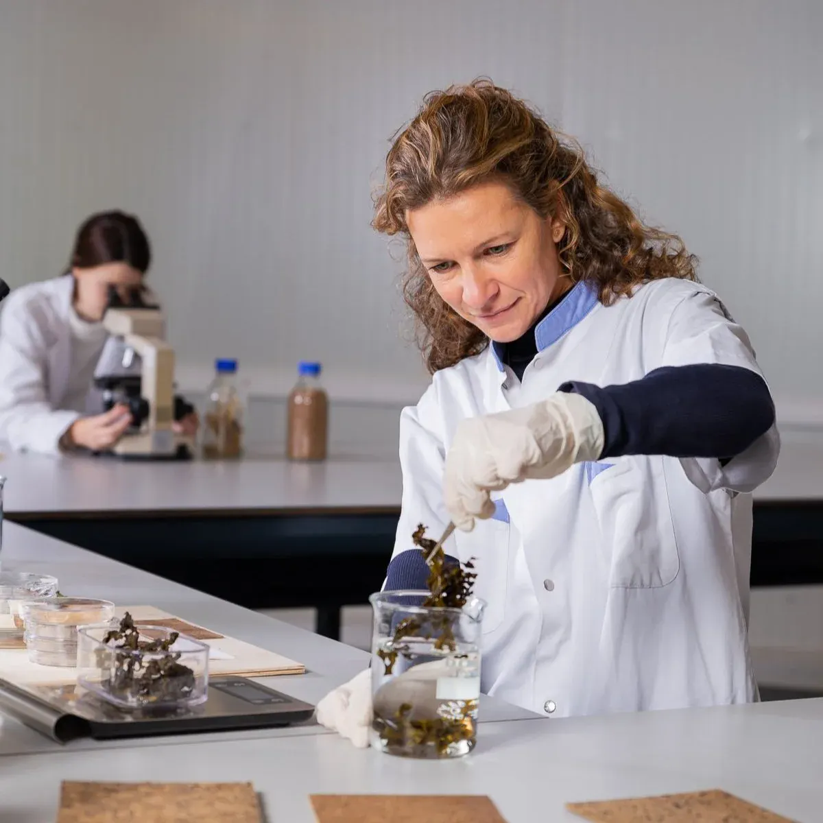 a Blue Blocks researcher at a laboratory bench in BlueCity Rotterdam